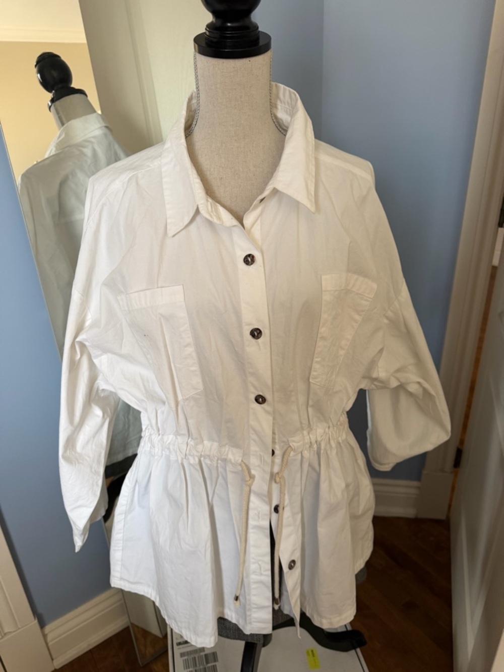 White Button-Front Drawstring Waist Shirt Jacket in Cotton